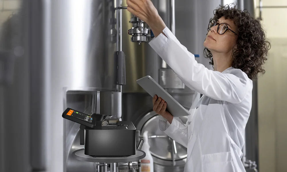 ImplenQ UV-Vis spectrophotometer with spectral fingerprinting for quality control